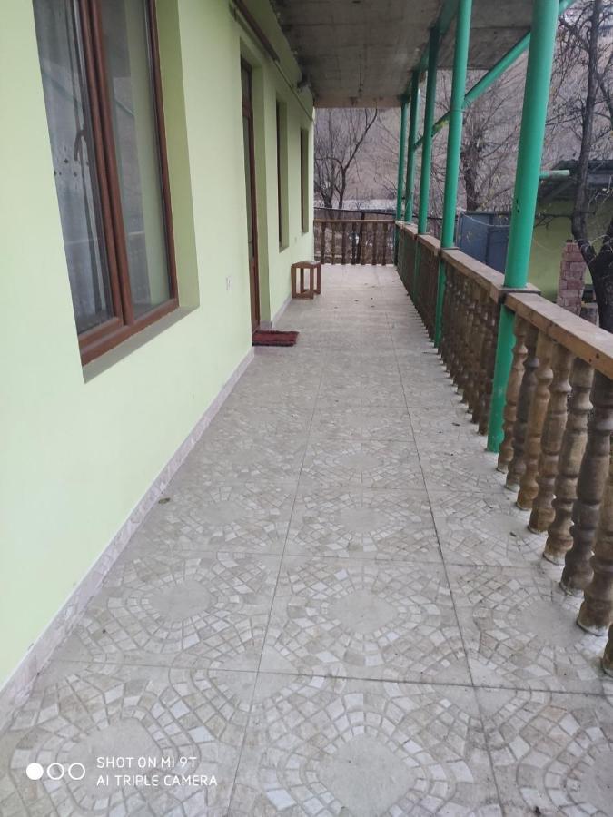 Artyomi Toon Apartman Dilisan Kültér fotó