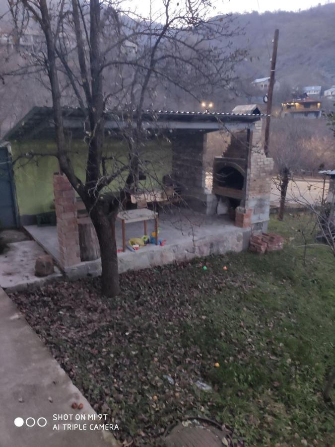 Artyomi Toon Apartman Dilisan Kültér fotó